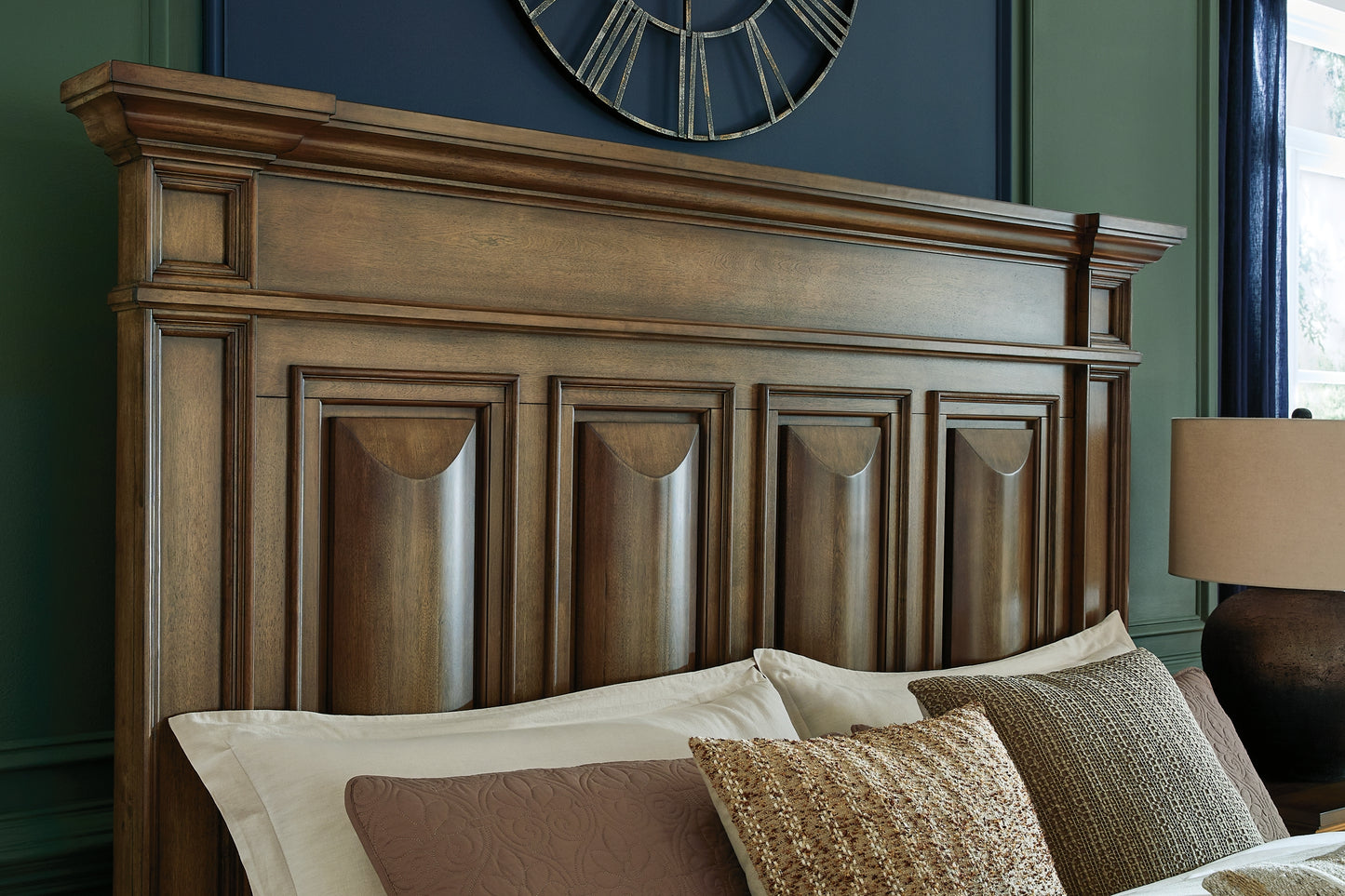 Frantanna King Panel Bed