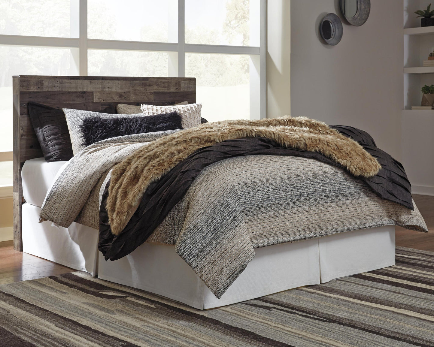 Derekson Queen/Full Panel Headboard Bed with Mirrored Dresser