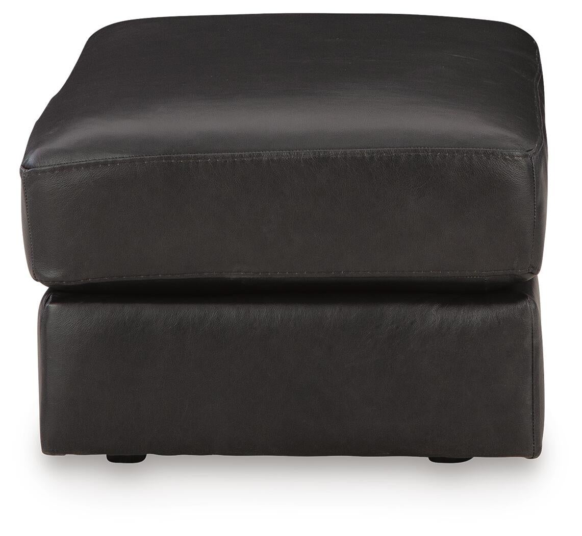 Amiata Chair and Ottoman