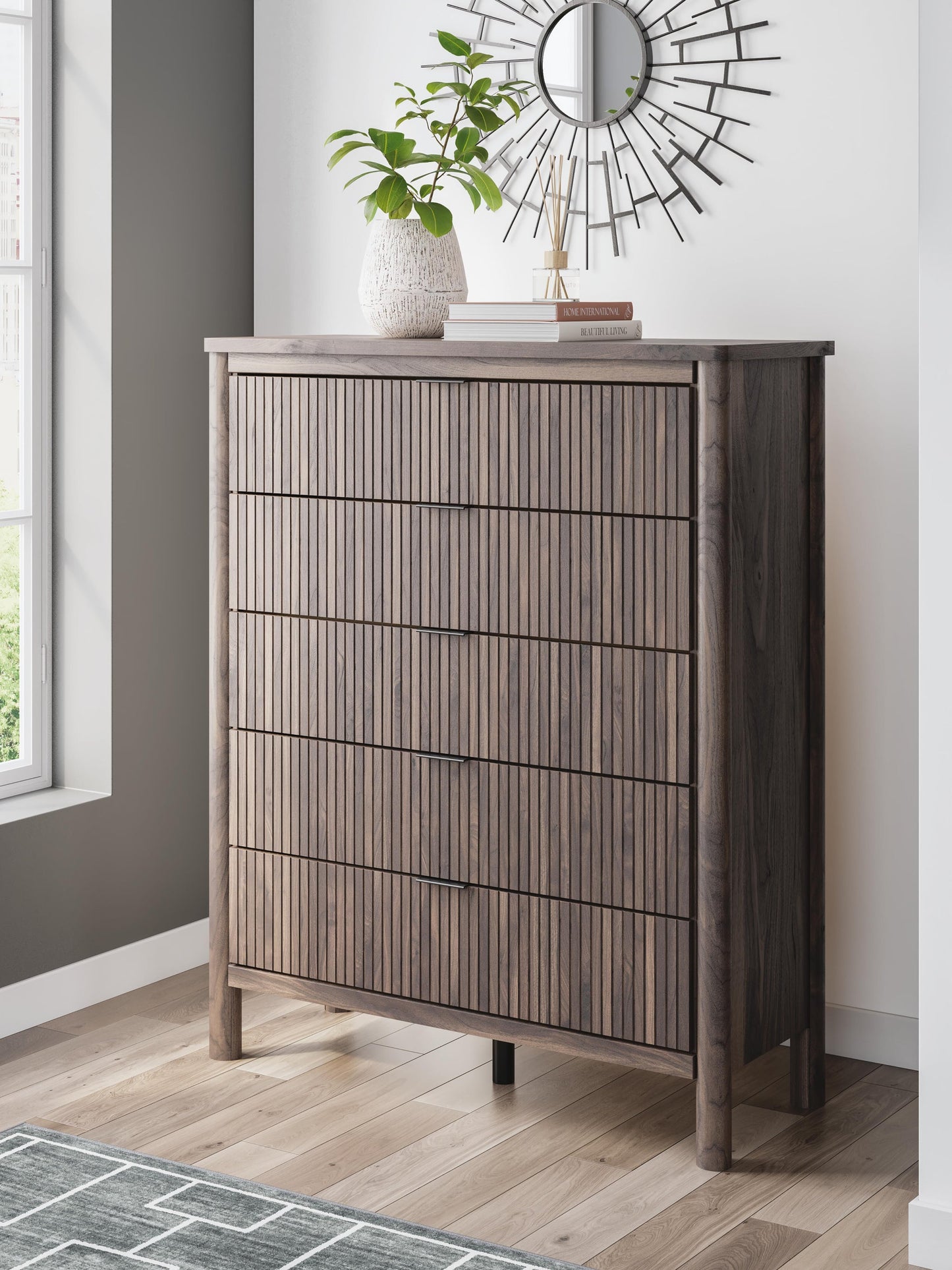 Pamytta King Panel Platform Bed, Dresser, Mirror, Chest and Nightstand